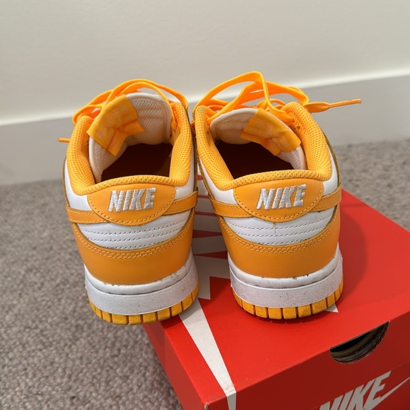 Nike Dunk Low - Picture 3 of 5